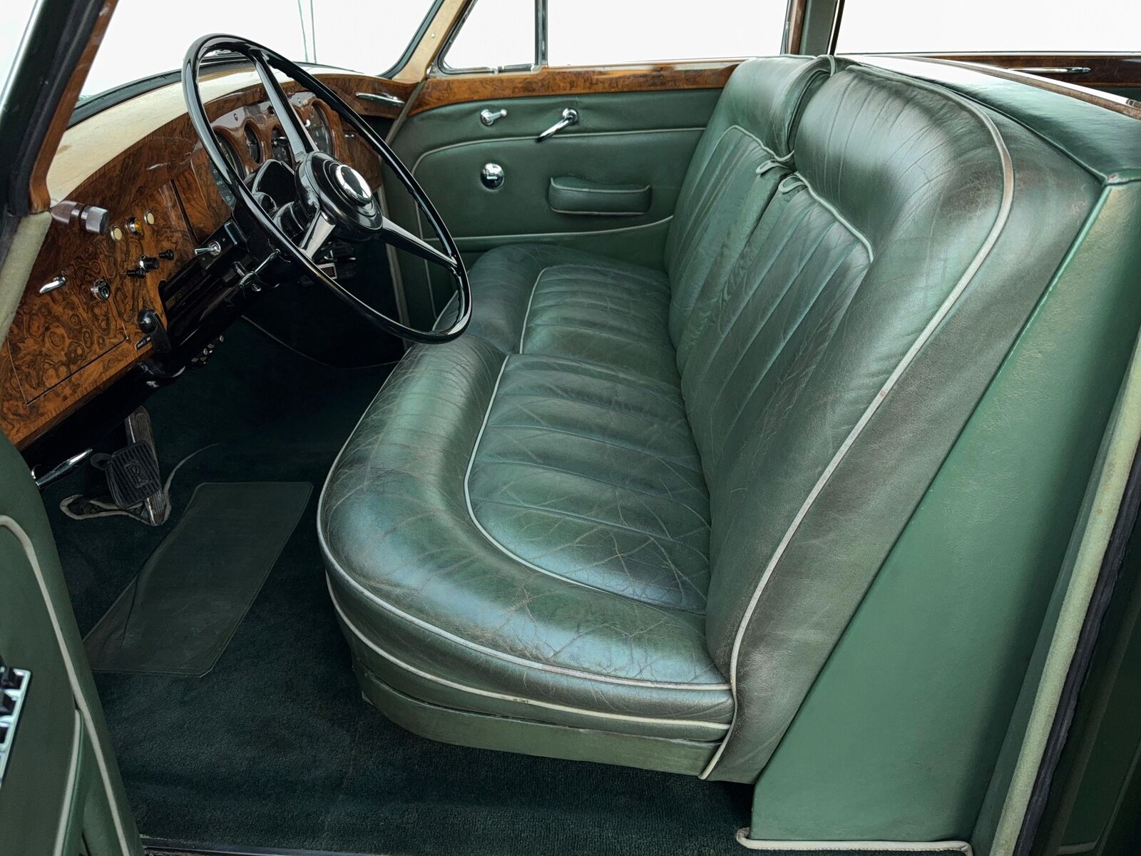 Rolls-Royce-Phantom-1964-Green-Green-12619-26