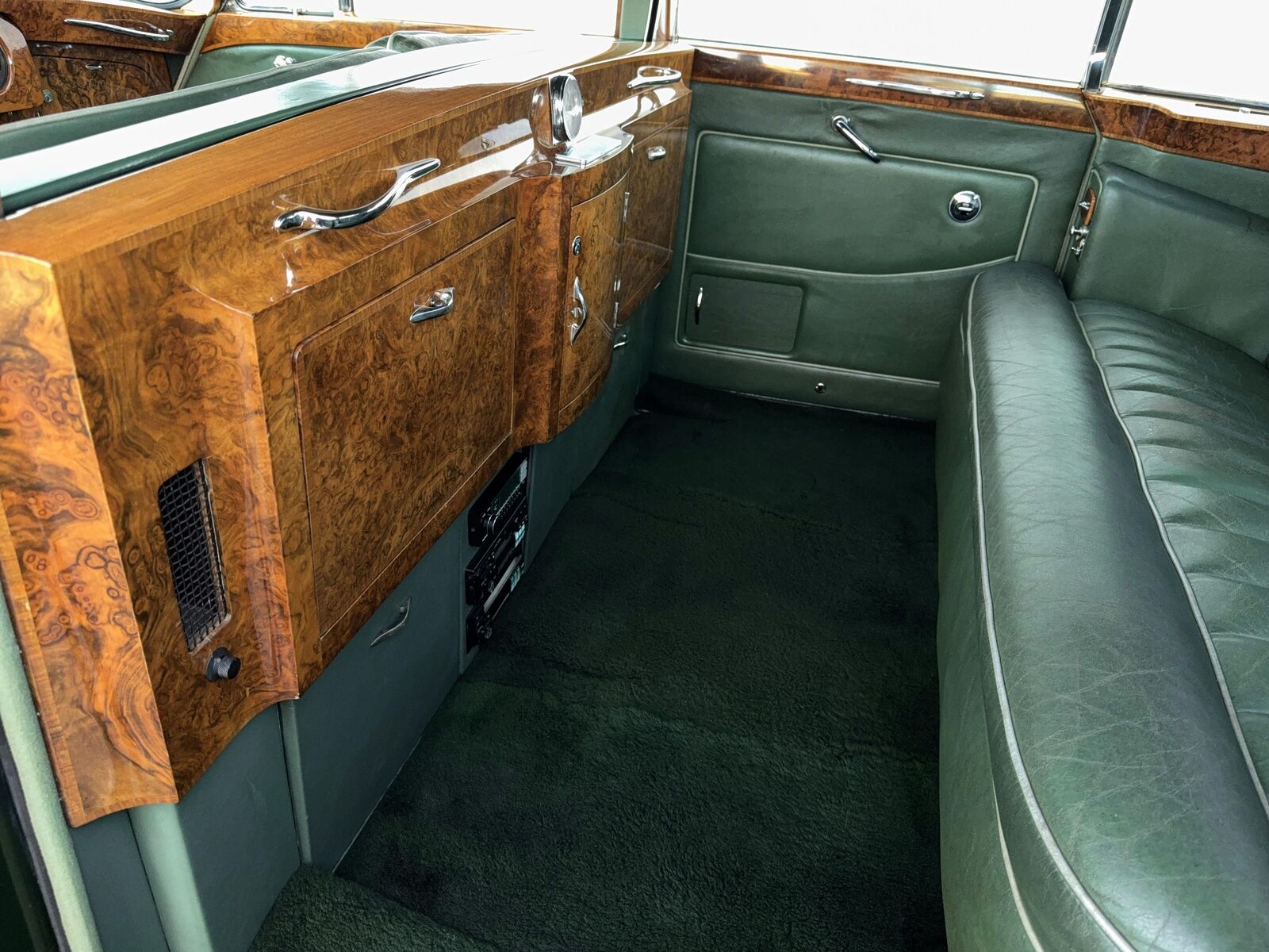 Rolls-Royce-Phantom-1964-Green-Green-12619-29