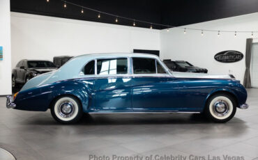 Rolls-Royce-Phantom-Berline-1962-Blue-Gray-107850-4