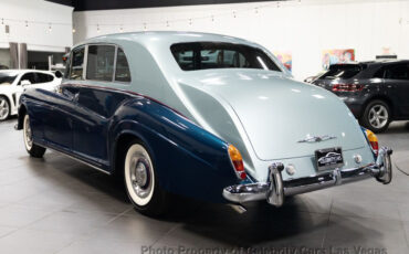 Rolls-Royce-Phantom-Berline-1962-Blue-Gray-107850-6