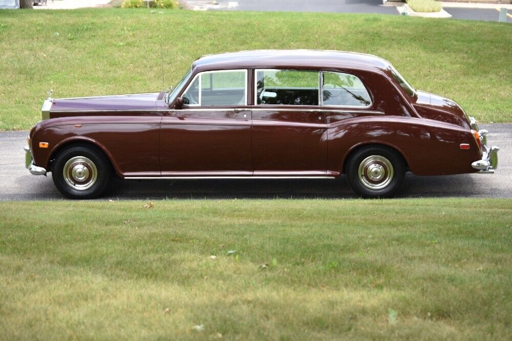 Rolls-Royce-Phantom-VI-1976-Burgundy-Tan-0-3