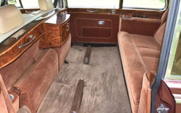 Rolls-Royce-Phantom-VI-1976-Burgundy-Tan-0-6