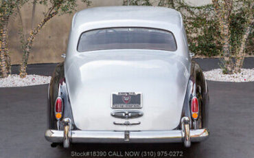 Rolls-Royce-Silver-Cloud-1957-Silver-Other-Color-0-5