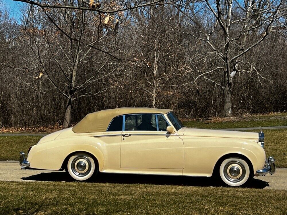 Rolls-Royce-Silver-Cloud-II-1962-Yellow-Tan-0-2