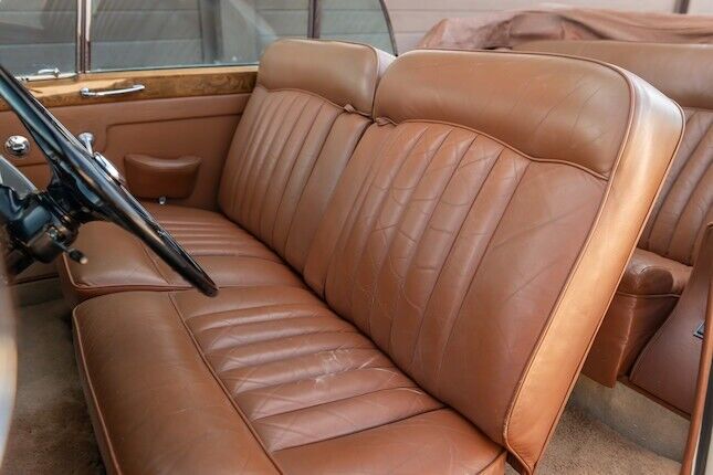 Rolls-Royce-Silver-Cloud-II-1962-Yellow-Tan-0-7