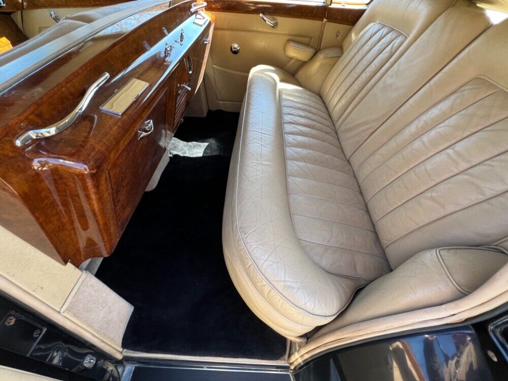 Rolls-Royce-Silver-Cloud-III-1965-Black-Beige-0-6