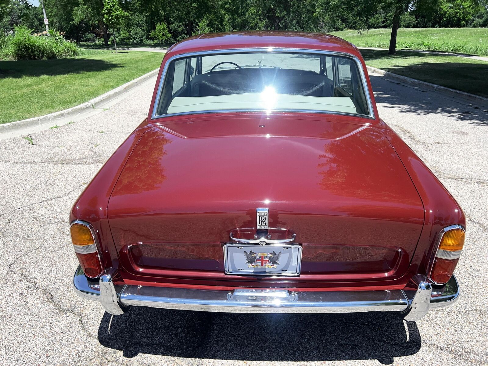 Rolls-Royce-Silver-Shadow-1966-Red-Beige-Connolly-hides-83686-12