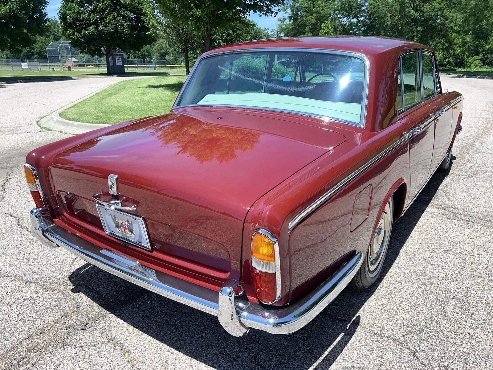 Rolls-Royce-Silver-Shadow-1966-Red-Beige-Connolly-hides-83686-13