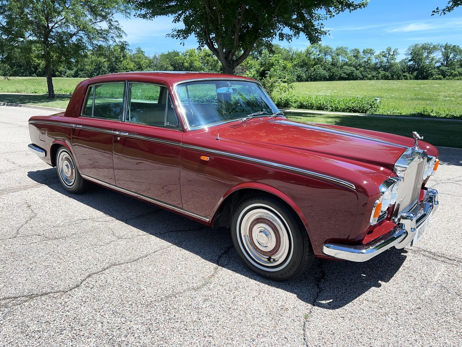 Rolls-Royce-Silver-Shadow-1966-Red-Beige-Connolly-hides-83686-16