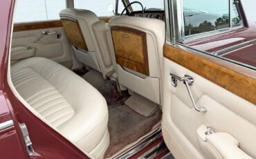 Rolls-Royce-Silver-Shadow-1966-Red-Beige-Connolly-hides-83686-24