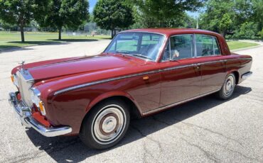 Rolls-Royce-Silver-Shadow-1966-Red-Beige-Connolly-hides-83686-6