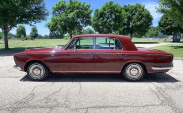 Rolls-Royce-Silver-Shadow-1966-Red-Beige-Connolly-hides-83686-8