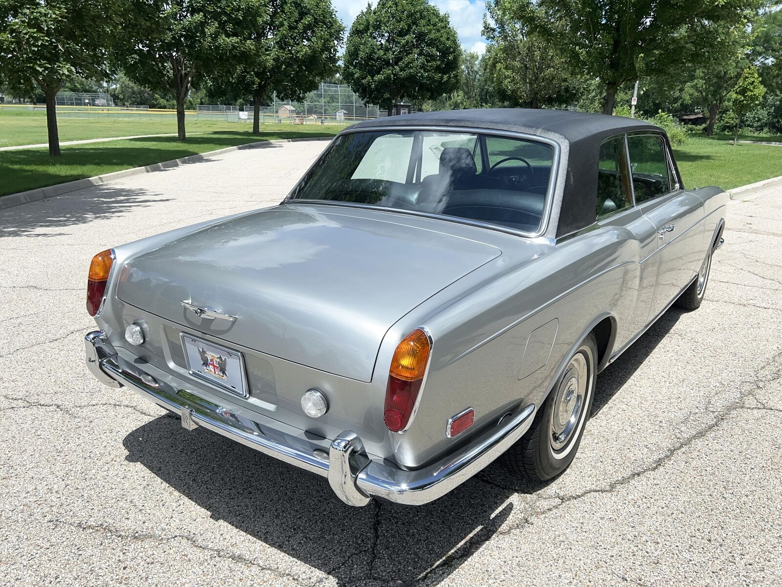 Rolls-Royce-Silver-Shadow-1970-Gray-Black-164958-12