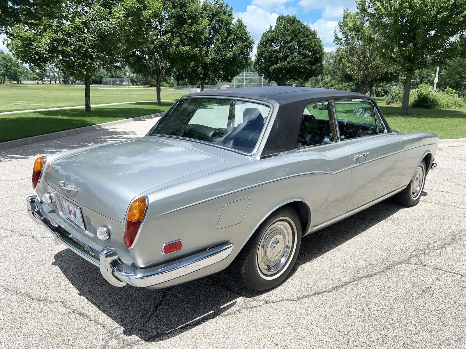 Rolls-Royce-Silver-Shadow-1970-Gray-Black-164958-13