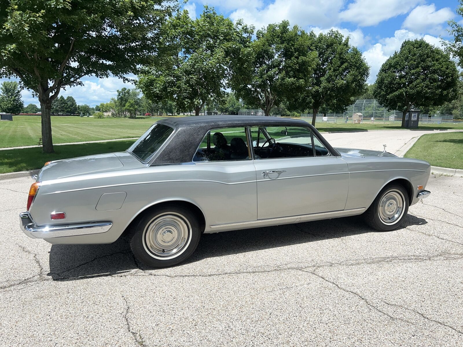 Rolls-Royce-Silver-Shadow-1970-Gray-Black-164958-14