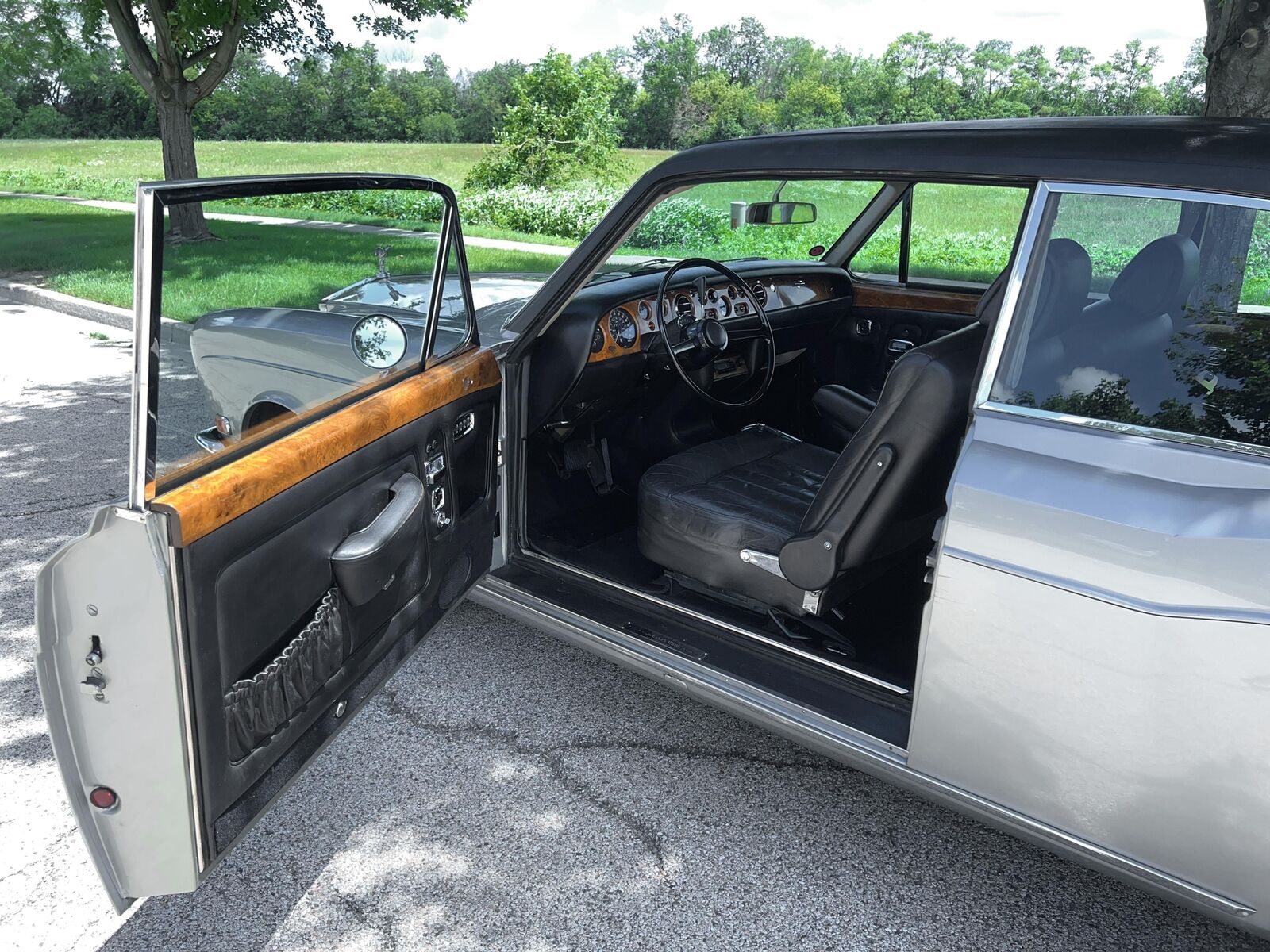 Rolls-Royce-Silver-Shadow-1970-Gray-Black-164958-17