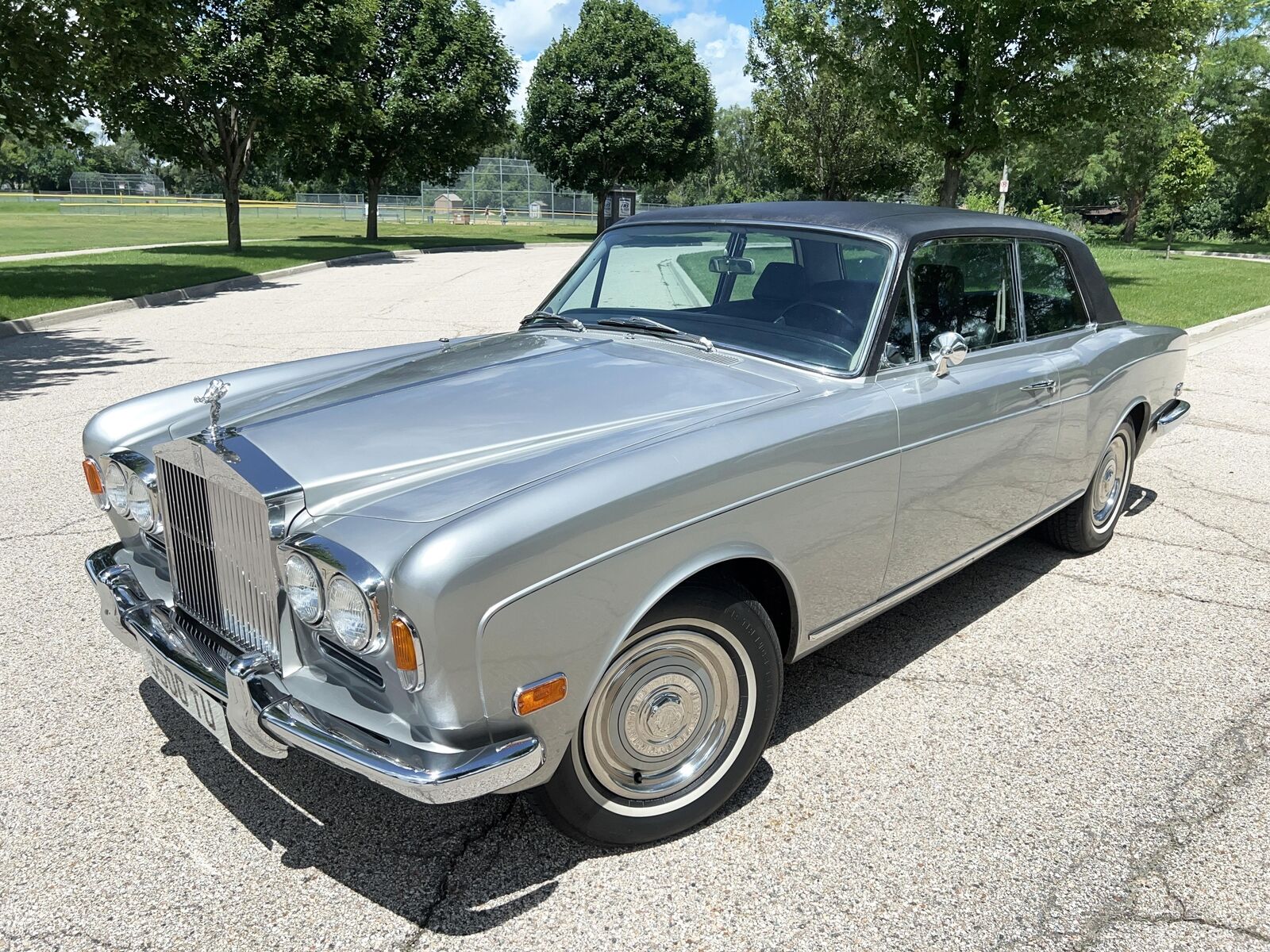 Rolls-Royce-Silver-Shadow-1970-Gray-Black-164958-34