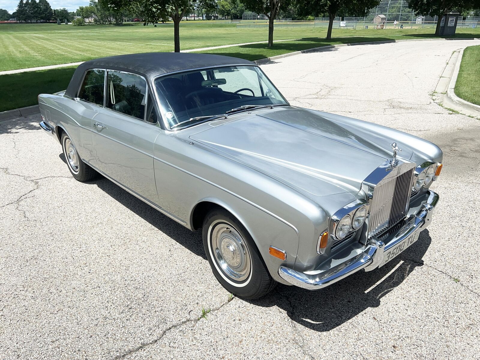 Rolls Royce Silver Shadow  year1}