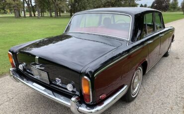 Rolls-Royce-Silver-Shadow-Berline-1969-Black-Red-128748-10