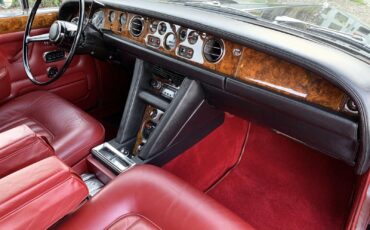 Rolls-Royce-Silver-Shadow-Berline-1969-Black-Red-128748-31