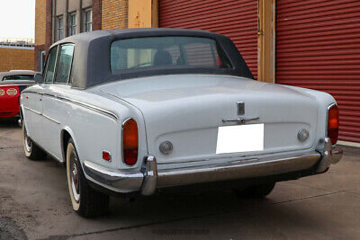 Rolls-Royce-Silver-Shadow-Berline-1971-White-Burgundy-378-5