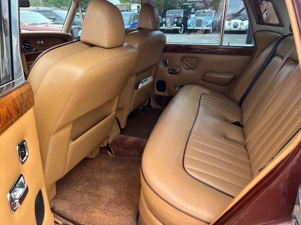 Rolls-Royce-Silver-Shadow-Berline-1980-Brown-Tan-89348-6