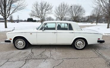 Rolls-Royce-Silver-Shadow-II-Berline-1979-White-Blue-23335-10