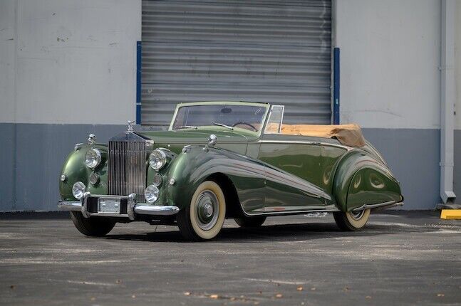 Rolls-Royce-Silver-SpiritSpurDawn-1952-Green-Tan-0-1