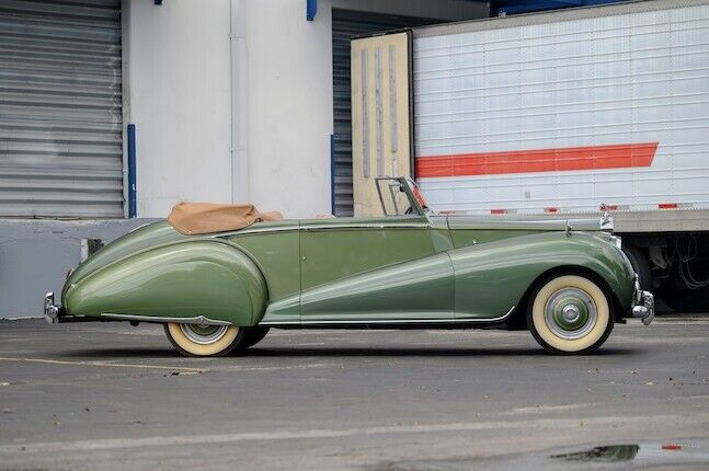 Rolls-Royce-Silver-SpiritSpurDawn-1952-Green-Tan-0-2