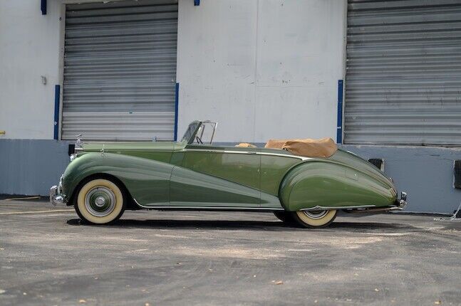 Rolls-Royce-Silver-SpiritSpurDawn-1952-Green-Tan-0-3