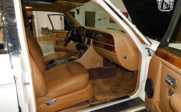 Rolls-Royce-Silver-SpiritSpurDawn-Berline-1986-White-Tan-25466-7