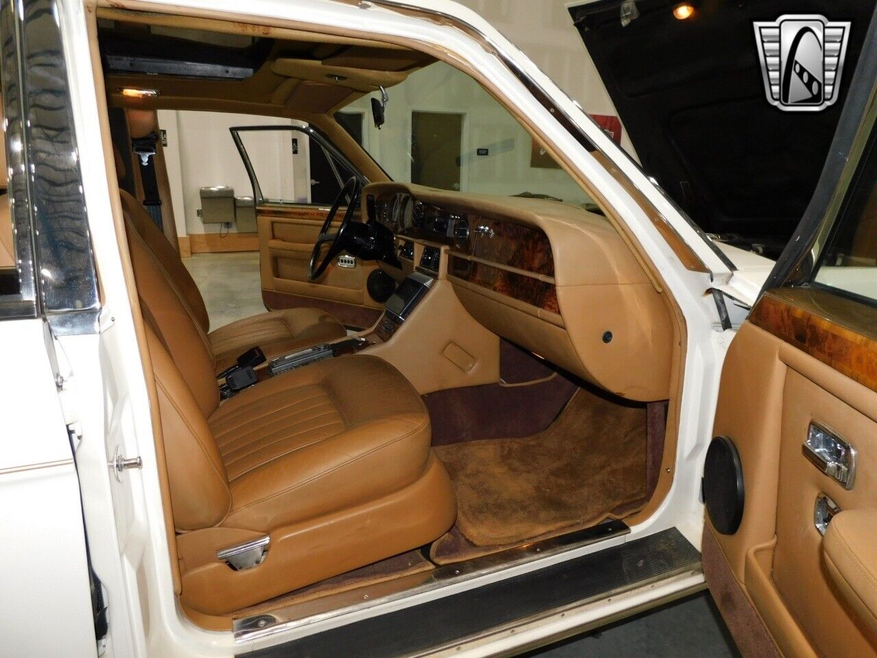 Rolls-Royce-Silver-SpiritSpurDawn-Berline-1986-White-Tan-25466-7