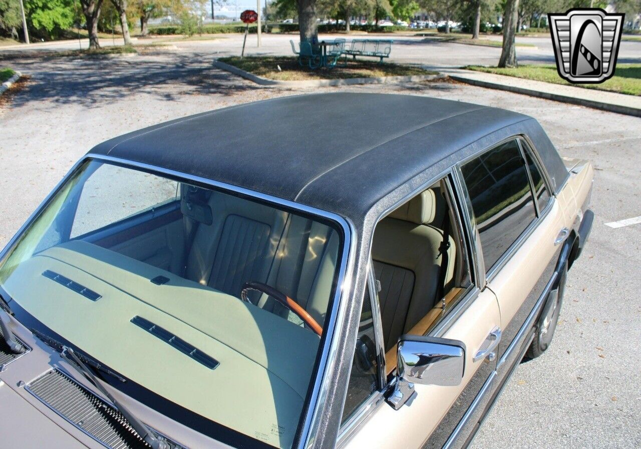 Rolls-Royce-Silver-SpiritSpurDawn-Berline-1987-Black-Tan-100071-10