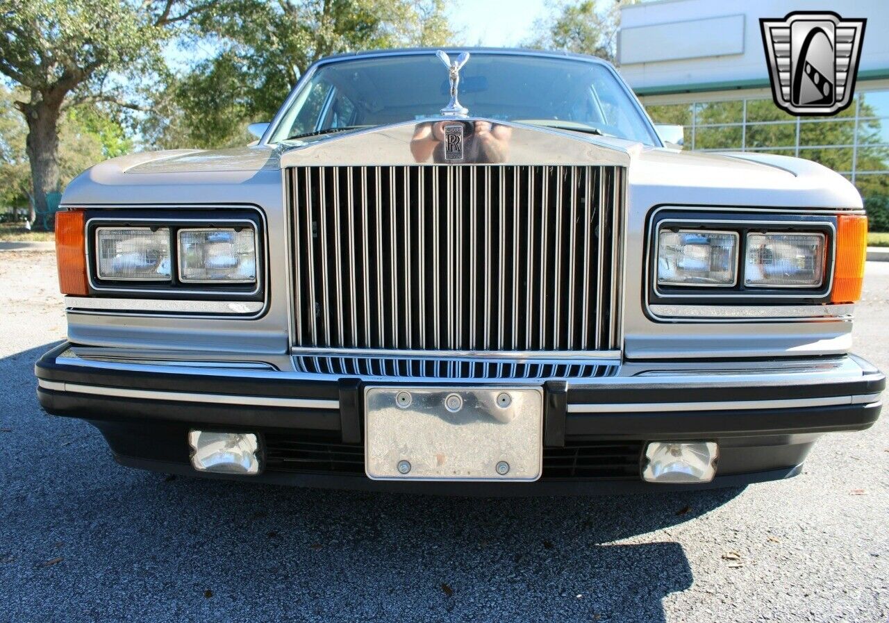 Rolls-Royce-Silver-SpiritSpurDawn-Berline-1987-Black-Tan-100071-9