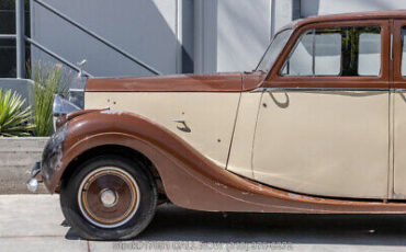 Rolls-Royce-Silver-Wraith-1947-Brown-Other-Color-0-11