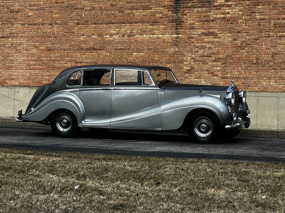 Rolls-Royce-Silver-Wraith-1954-Silver-Tan-0-2