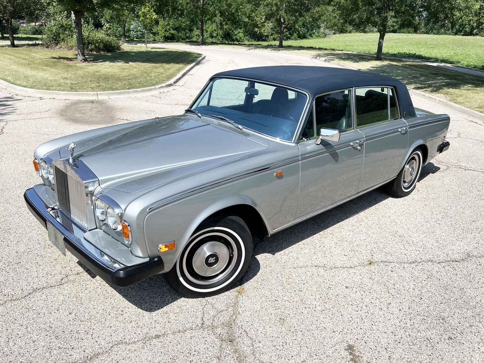 Rolls-Royce-Silver-Wraith-II-1977-Gray-Blue-58419-1