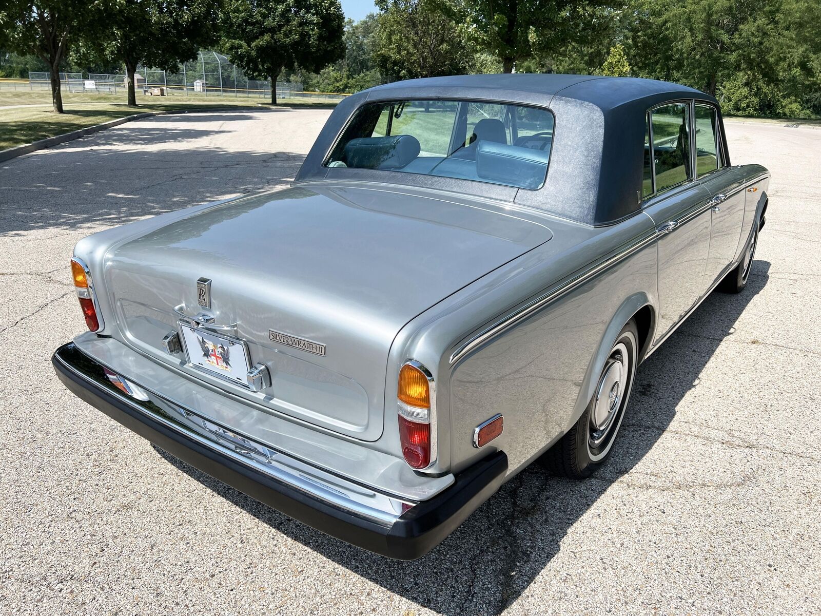 Rolls-Royce-Silver-Wraith-II-1977-Gray-Blue-58419-14