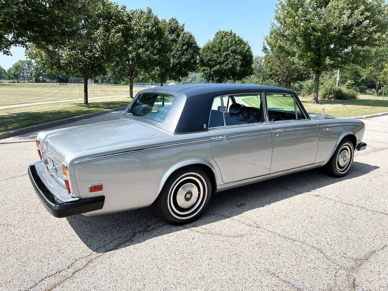 Rolls-Royce-Silver-Wraith-II-1977-Gray-Blue-58419-16