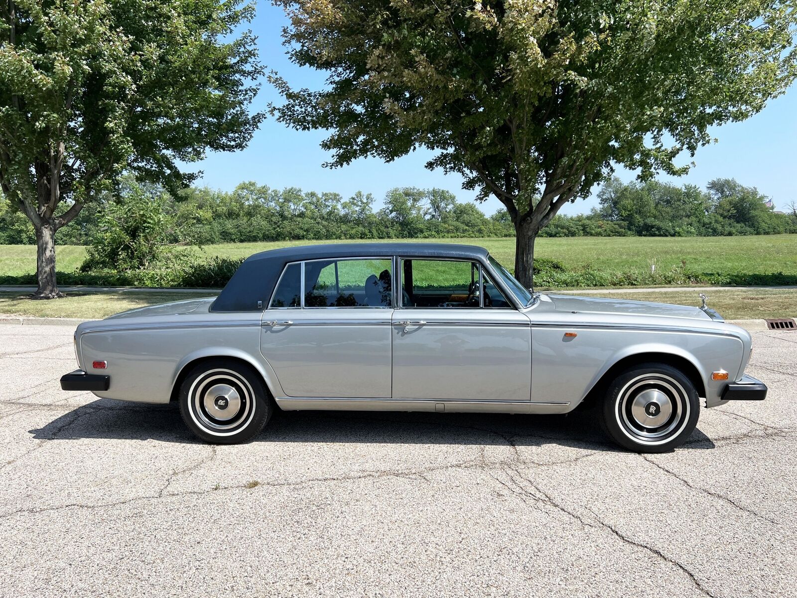 Rolls-Royce-Silver-Wraith-II-1977-Gray-Blue-58419-17