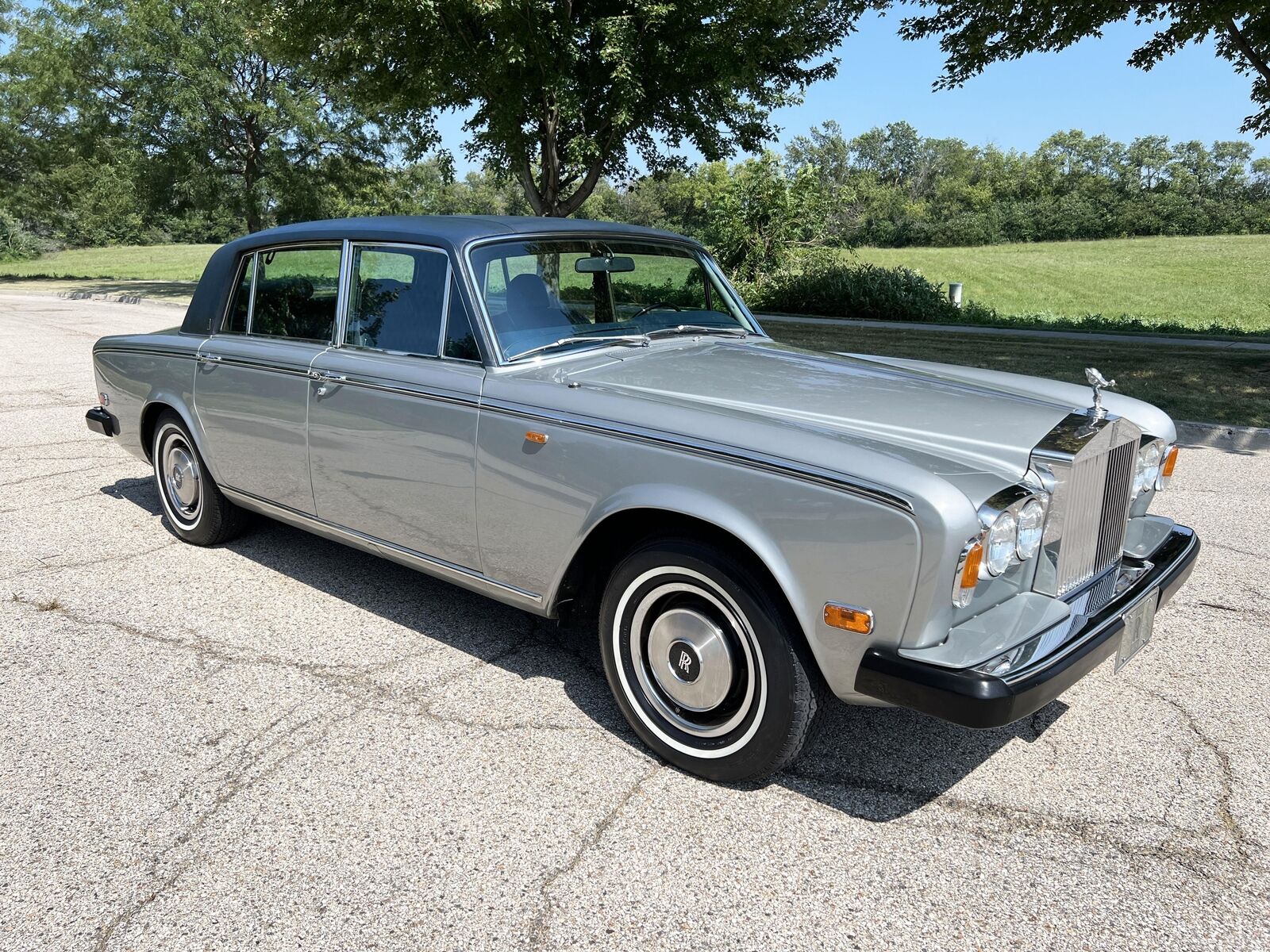 Rolls-Royce-Silver-Wraith-II-1977-Gray-Blue-58419-18