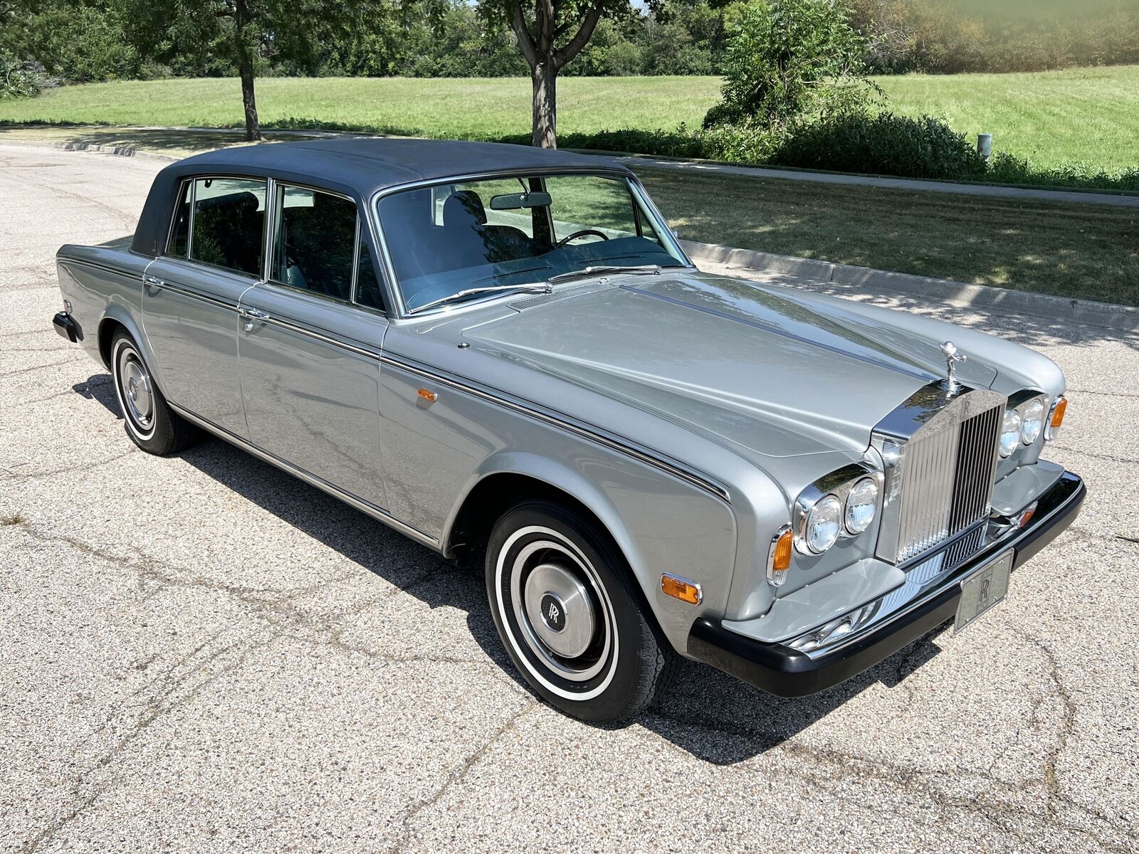 Rolls-Royce-Silver-Wraith-II-1977-Gray-Blue-58419-19