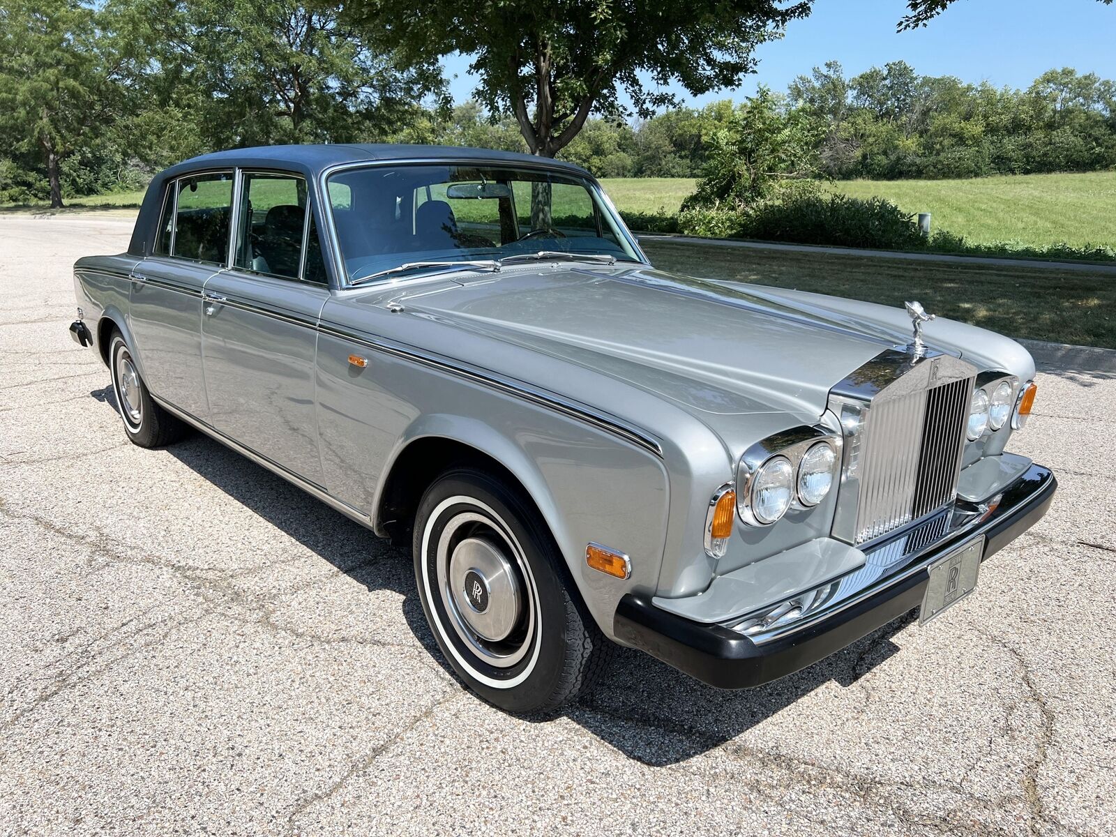 Rolls-Royce-Silver-Wraith-II-1977-Gray-Blue-58419-2