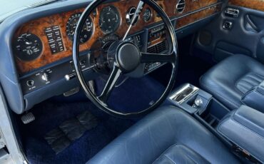 Rolls-Royce-Silver-Wraith-II-1977-Gray-Blue-58419-21