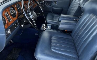 Rolls-Royce-Silver-Wraith-II-1977-Gray-Blue-58419-22