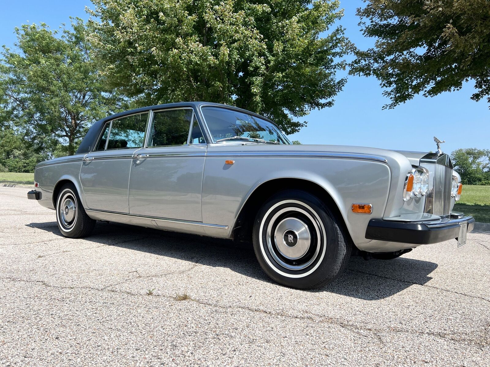 Rolls-Royce-Silver-Wraith-II-1977-Gray-Blue-58419-35