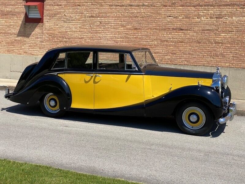 Rolls-Royce-Silver-wraith-1951-Yellow-Black-0-1