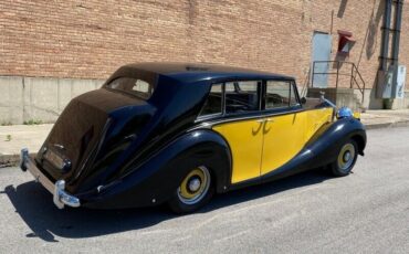 Rolls-Royce-Silver-wraith-1951-Yellow-Black-0-2