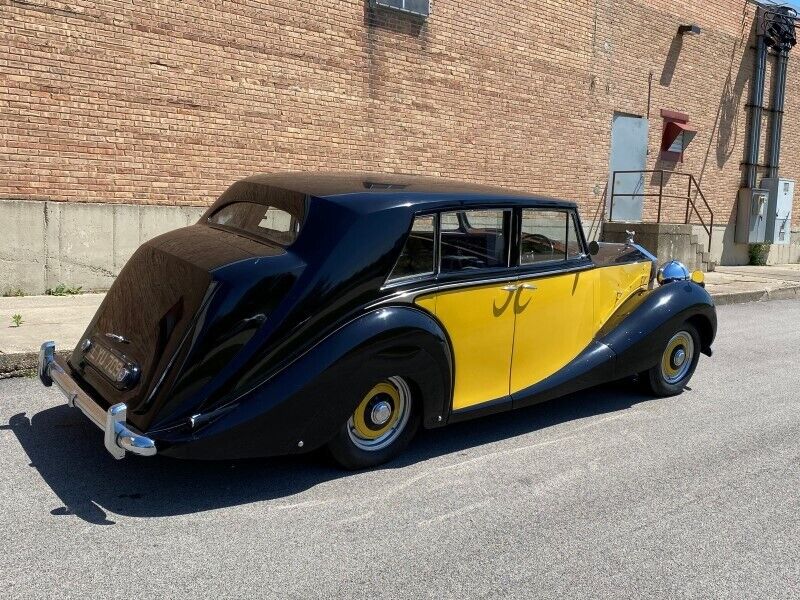 Rolls-Royce-Silver-wraith-1951-Yellow-Black-0-2