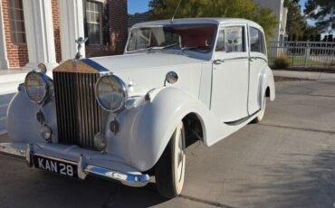 Rolls-Royce-Wraith-Limousine-1948-White-Red-32187-1